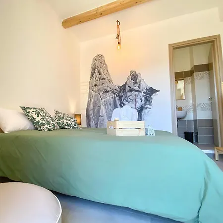 Bedandclimbing Guest house