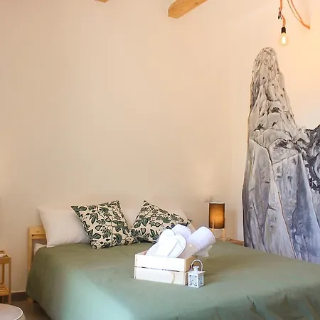 Bedandclimbing